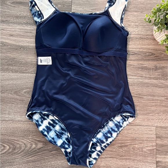 Lands’ End Tummy Control Blue/White Tie Dye Cross Back One Piece Size 12 - Picture 13 of 15